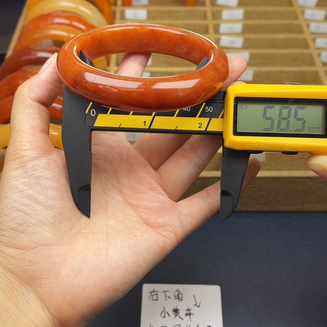 未镶嵌石英质玉（黄龙玉）手镯全场98元买三送一12号