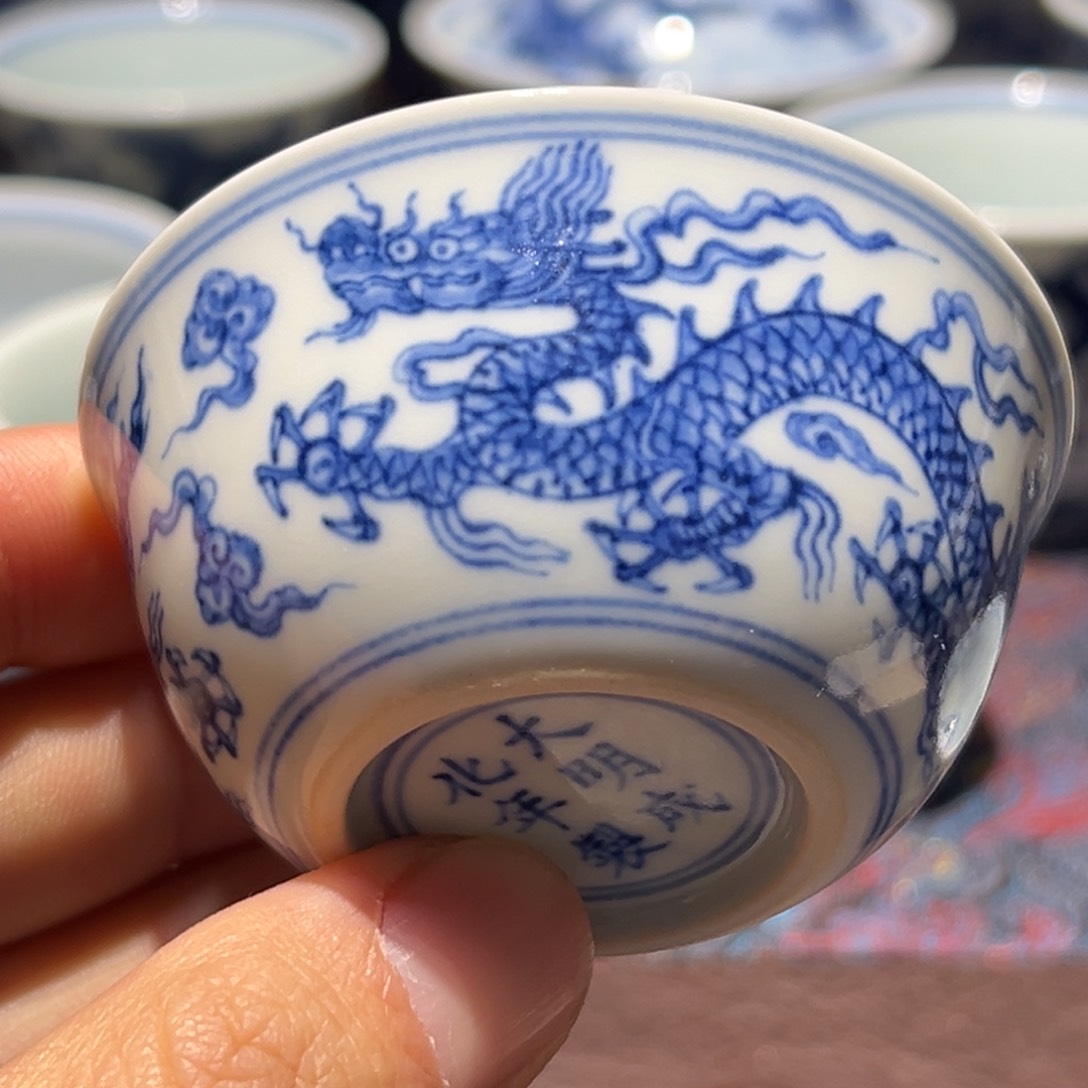 杯青花龙纹卧足缸杯口径6.9厘米