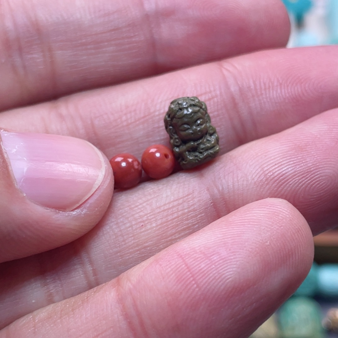 南红玛瑙配饰未镶嵌