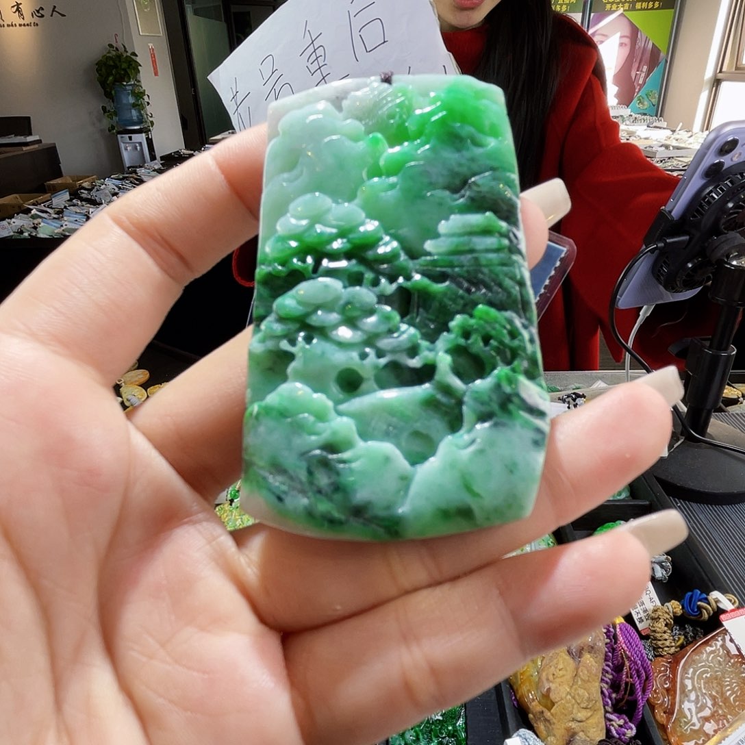 颈饰未镶嵌翡翠一