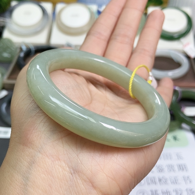 【闪购商品】和田玉手镯未镶嵌