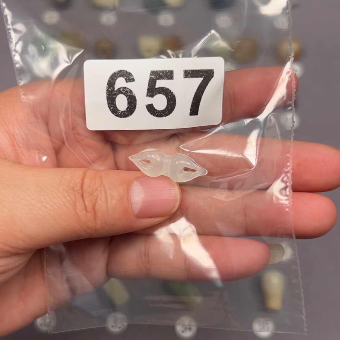 未镶嵌蛇纹石玉颈饰t*