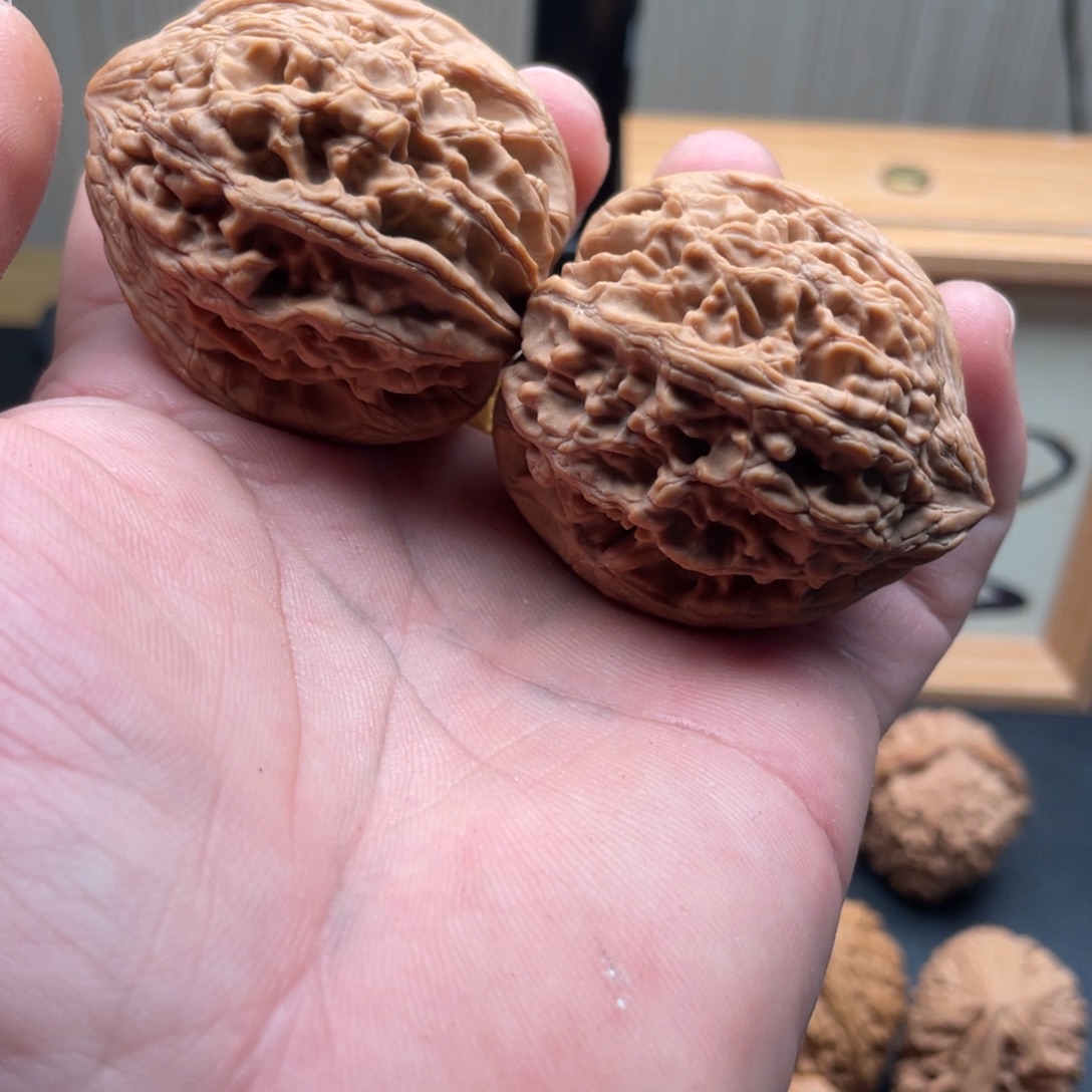 文玩核桃吊坠大沽石全品