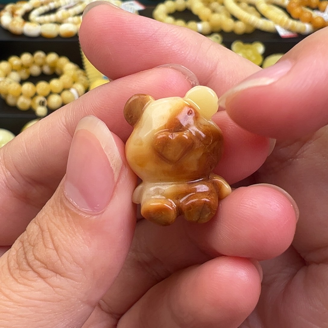 琥珀手链未镶嵌熊