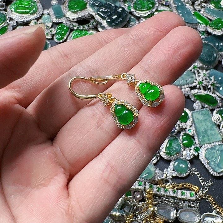 翡翠颈饰未镶嵌天然A货翡翠放漏