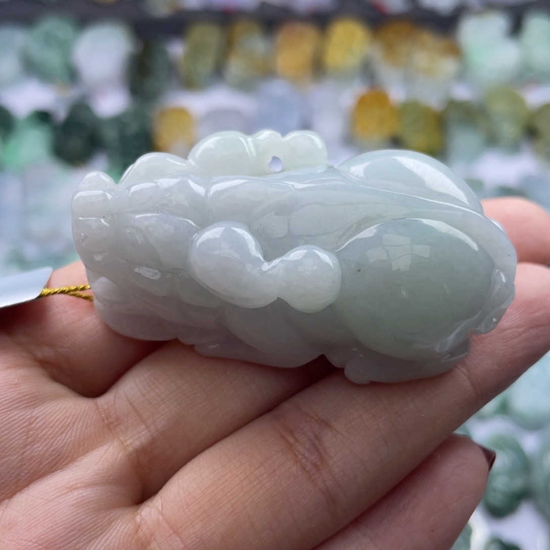 翡翠颈饰未镶嵌貔貅