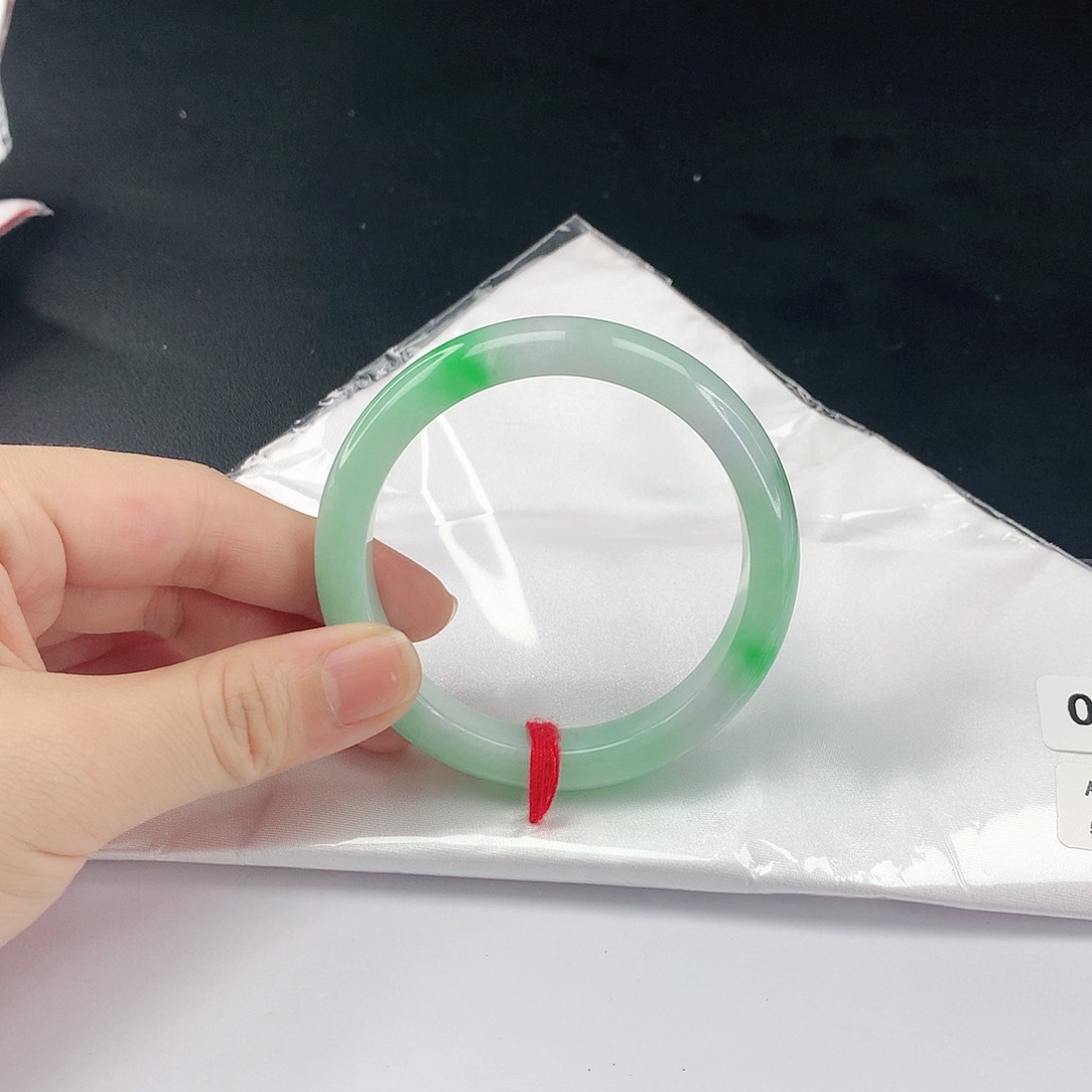 翡翠手镯未镶嵌翡翠315