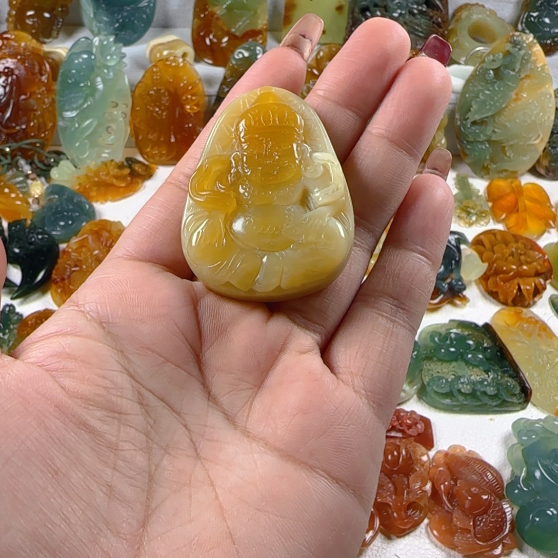 蛇纹石玉颈饰未镶嵌