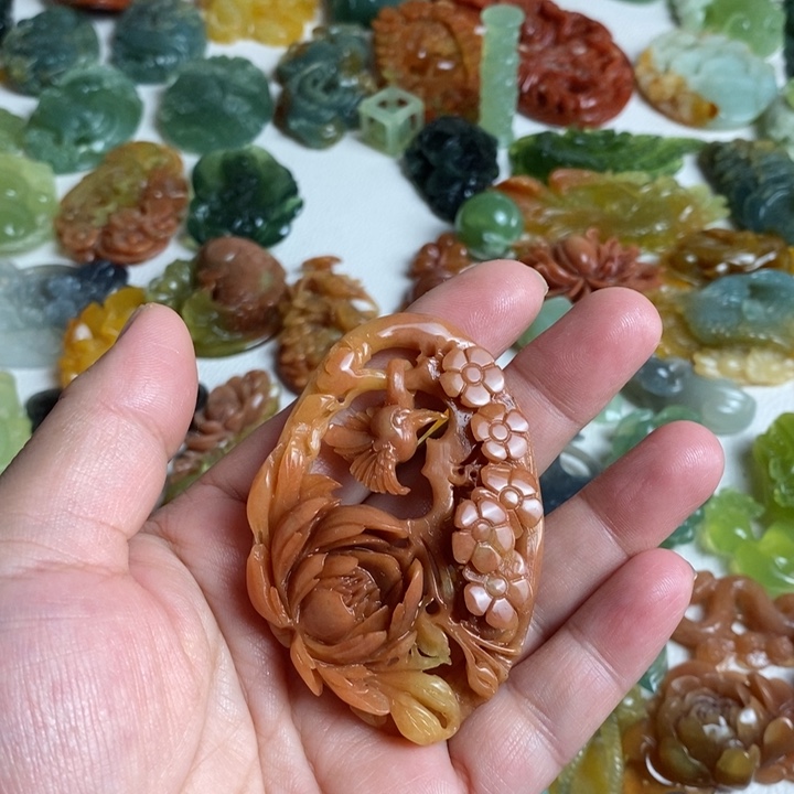 蛇纹石玉颈饰未镶嵌