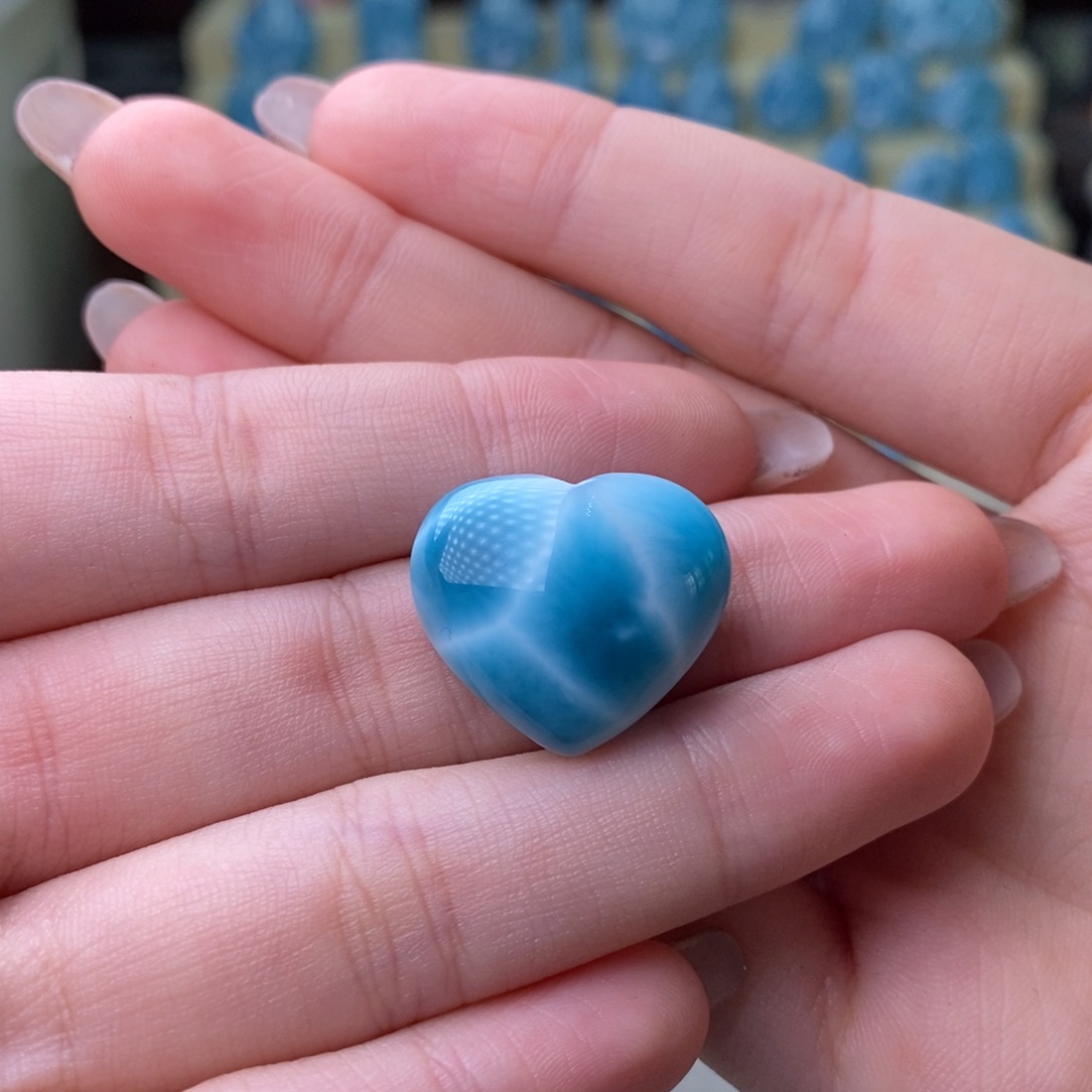 针钠钙石（海纹石）未镶嵌颈饰