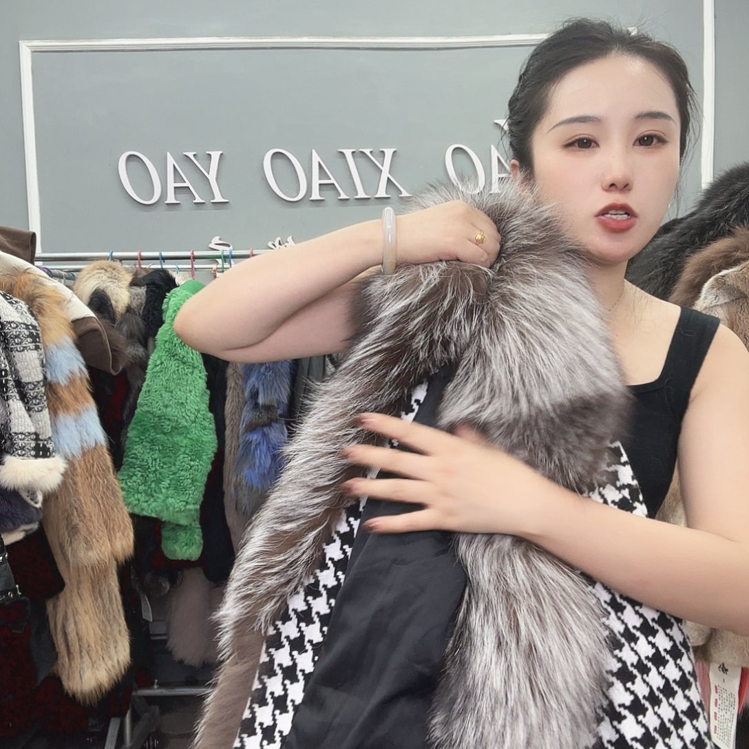 姚小妖家高端皮草