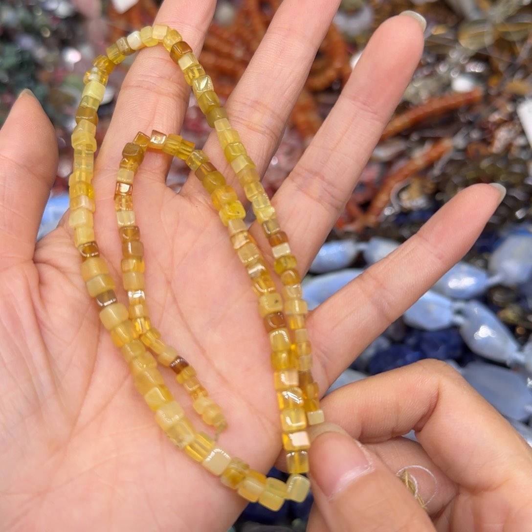 玛瑙/玉髓合金珠宝半成品黄欧泊4mm方糖一条