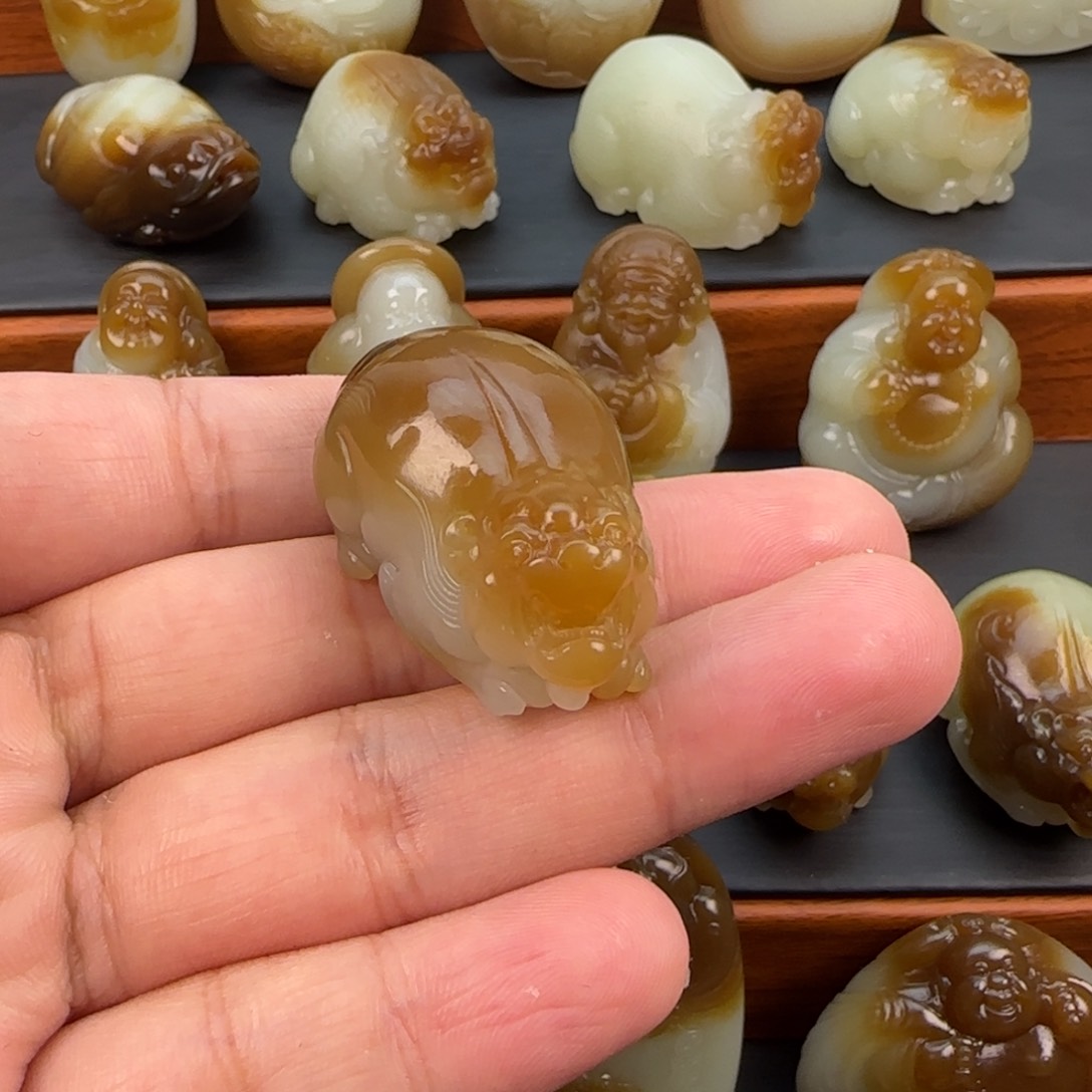 和田玉（糖玉）颈饰未镶嵌用****8