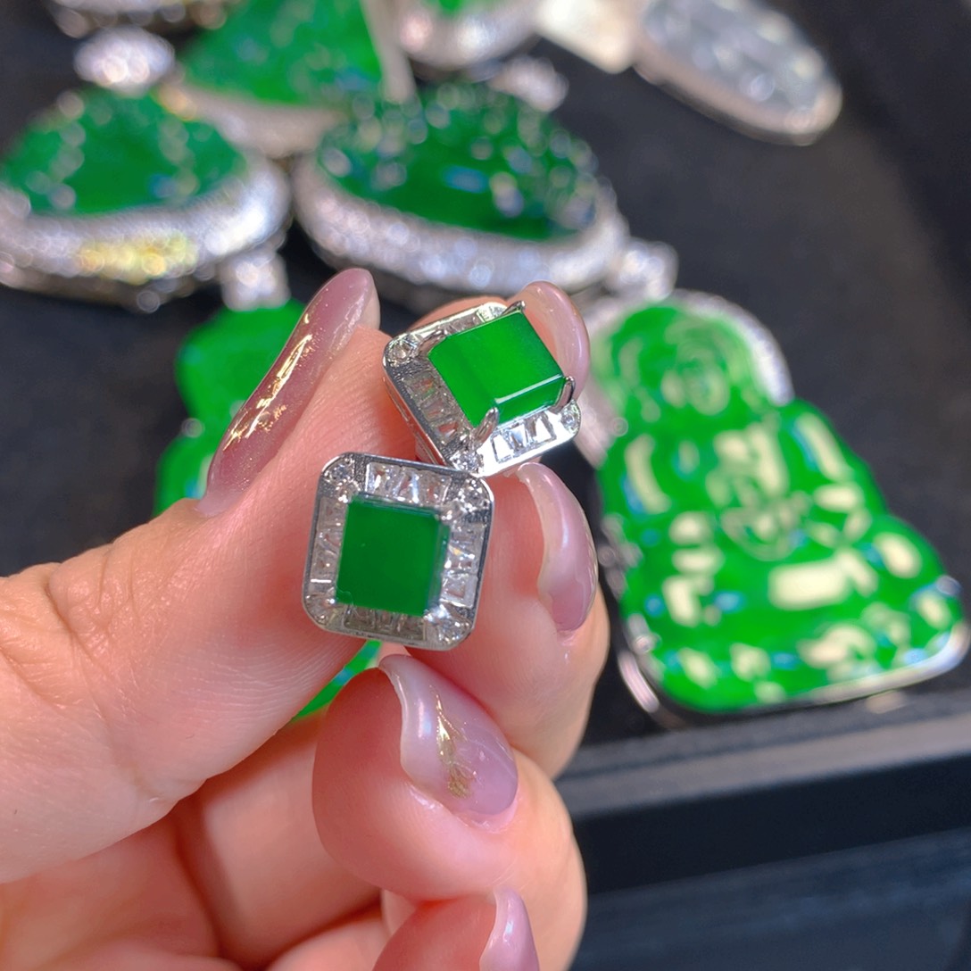 翡翠颈饰银S925镶嵌翡翠