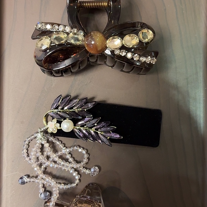 布艺非金属抓夹 拜拜夹