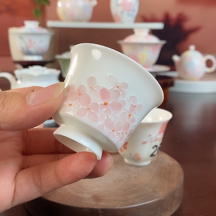 绣球花釉下品茗杯