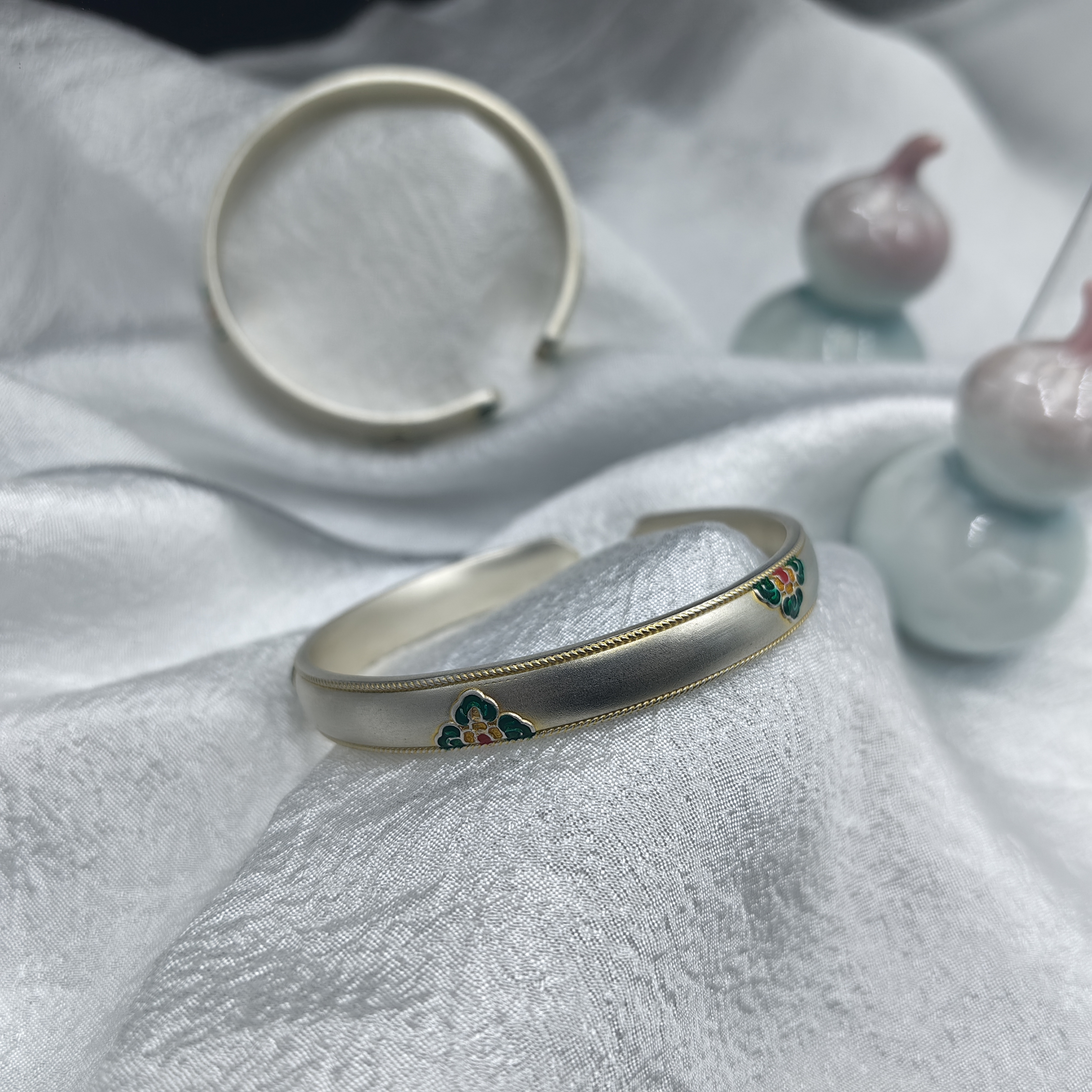 足银珐琅手镯 足银999.9描金珐琅宝相花手镯国风精美大气时尚