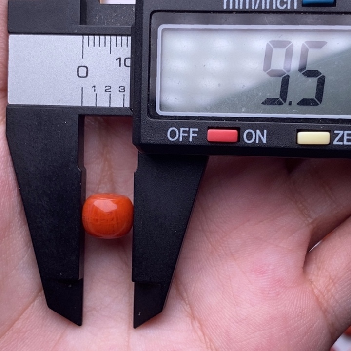 南红玛瑙配饰未镶嵌小矿点不影响