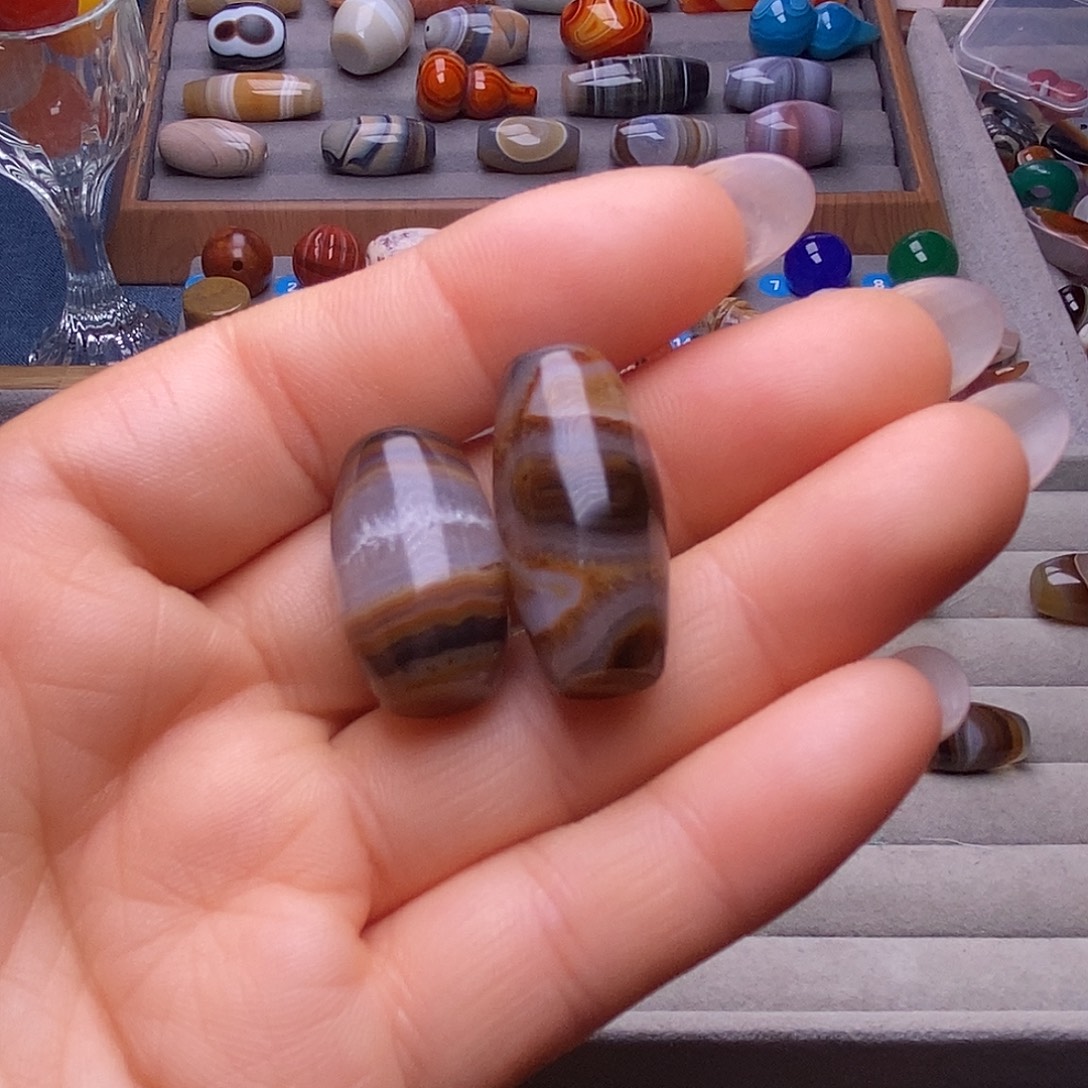 对***入玛瑙/玉髓未镶嵌颈饰