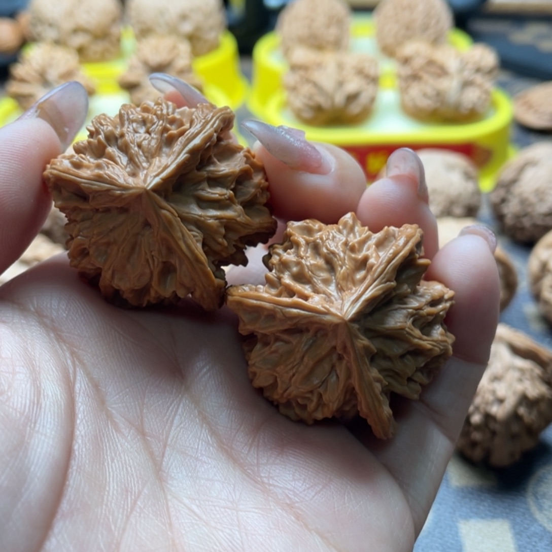 文玩核桃把件37盘山三棱核桃