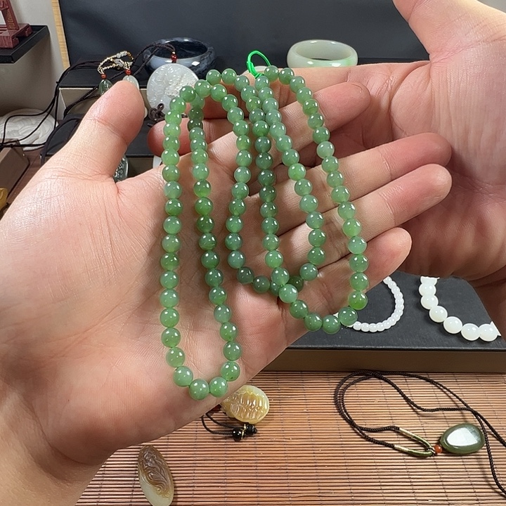 和田玉未镶嵌吊坠(赠链)