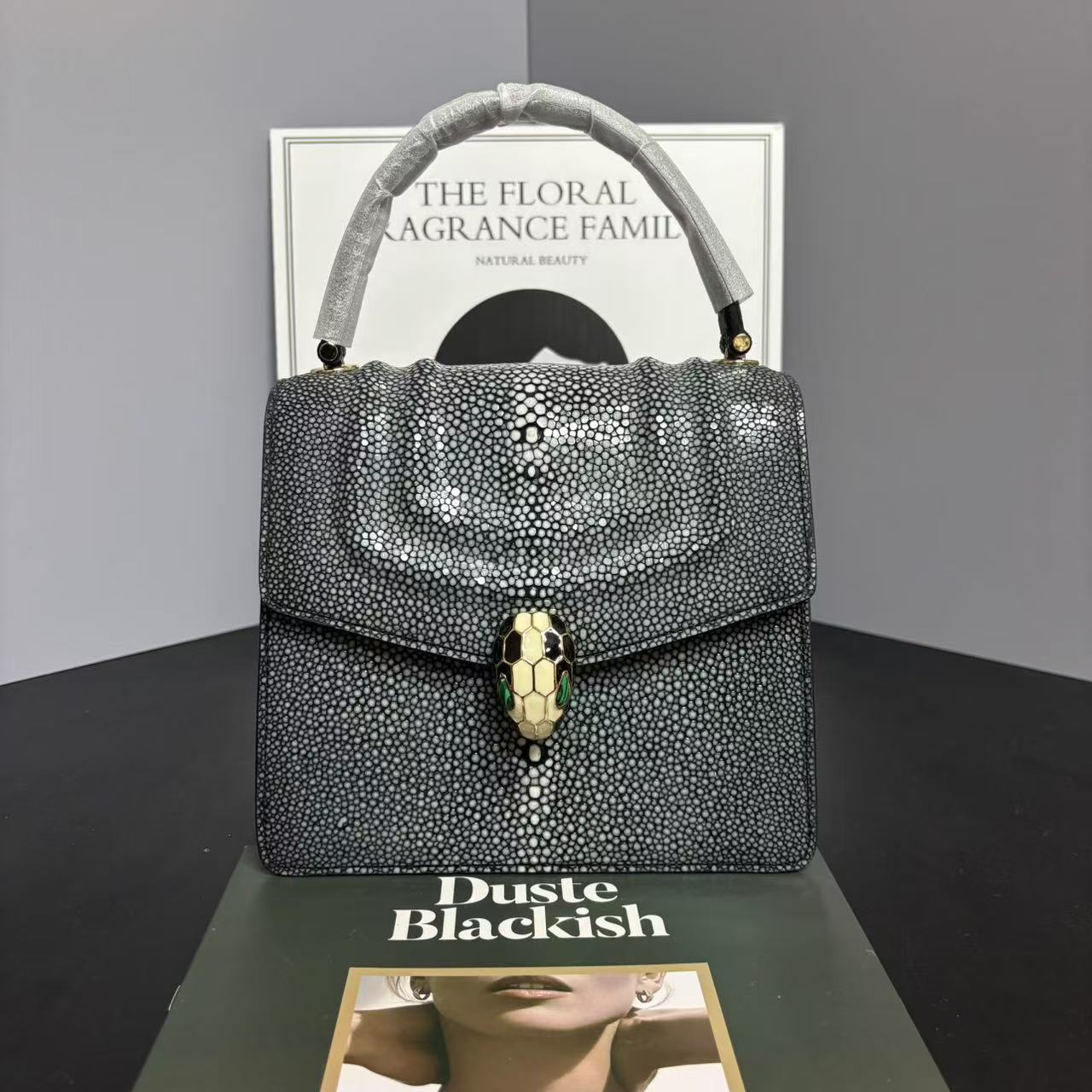 蛇年礼盒高定轻奢20CM珍珠鱼皮风情款气质单肩斜挎手提包