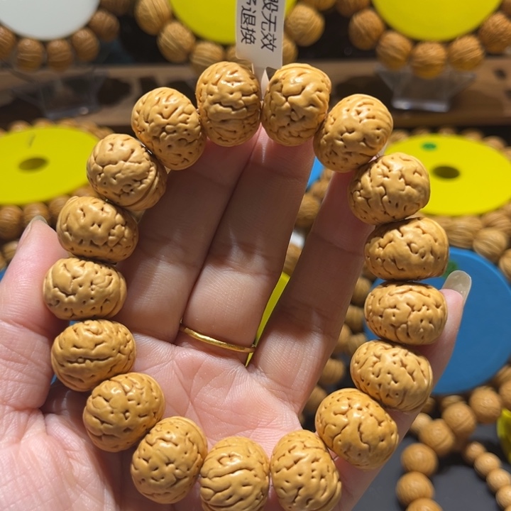 19尺寸树王纽扣2号串