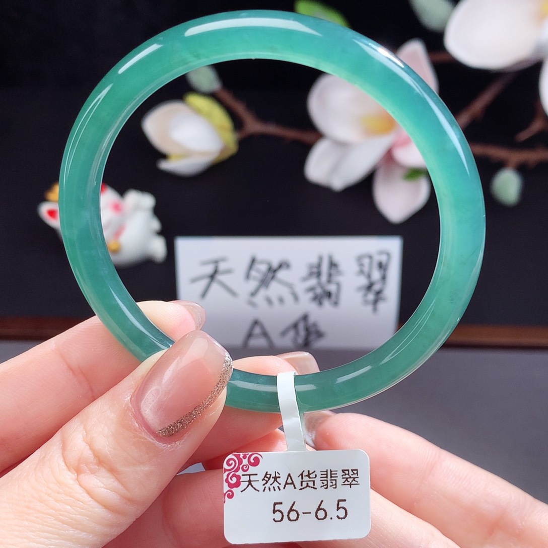 翡翠手镯（圆镯）未镶嵌