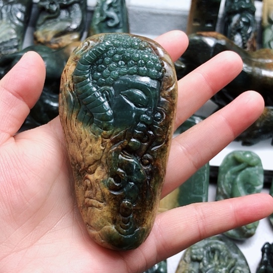 岫岩河磨玉（透闪石质玉）把件未镶嵌啊*