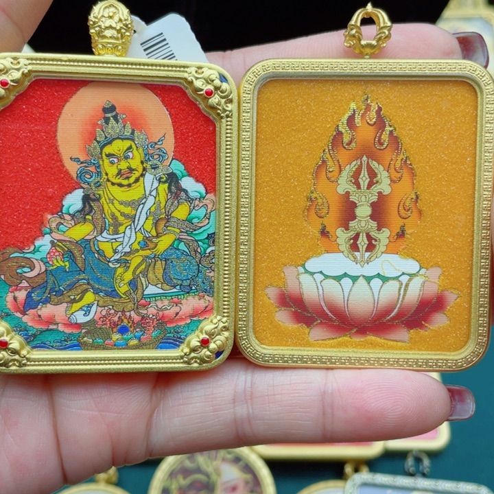 吊坠✨****?唐卡她饿啦她饿啦