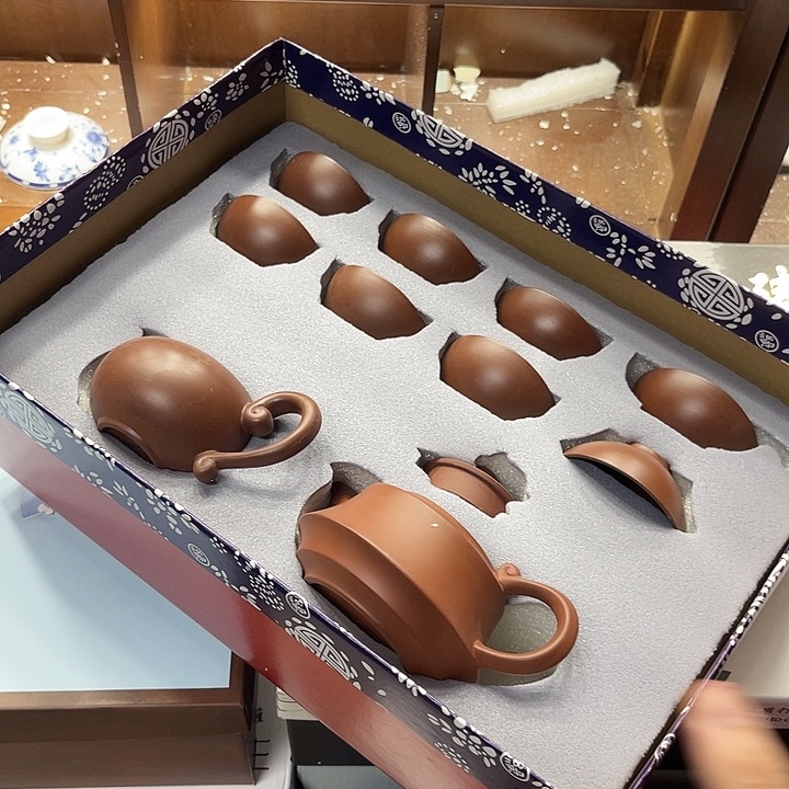 孤品茶具套装等。        