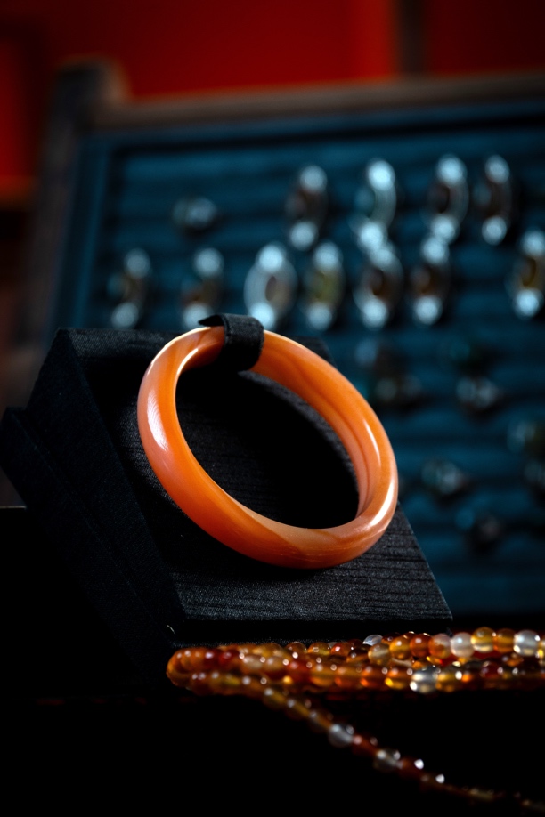 天然溏心玛瑙手镯