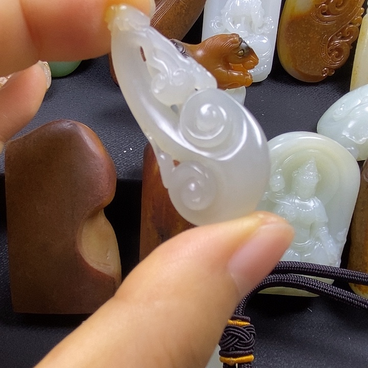 和田玉未镶嵌颈饰