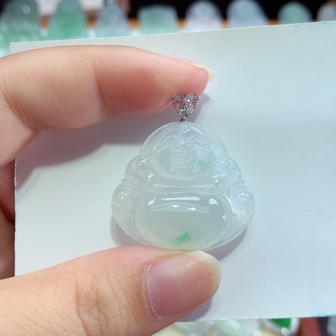 颈饰18K金镶嵌翡翠佛