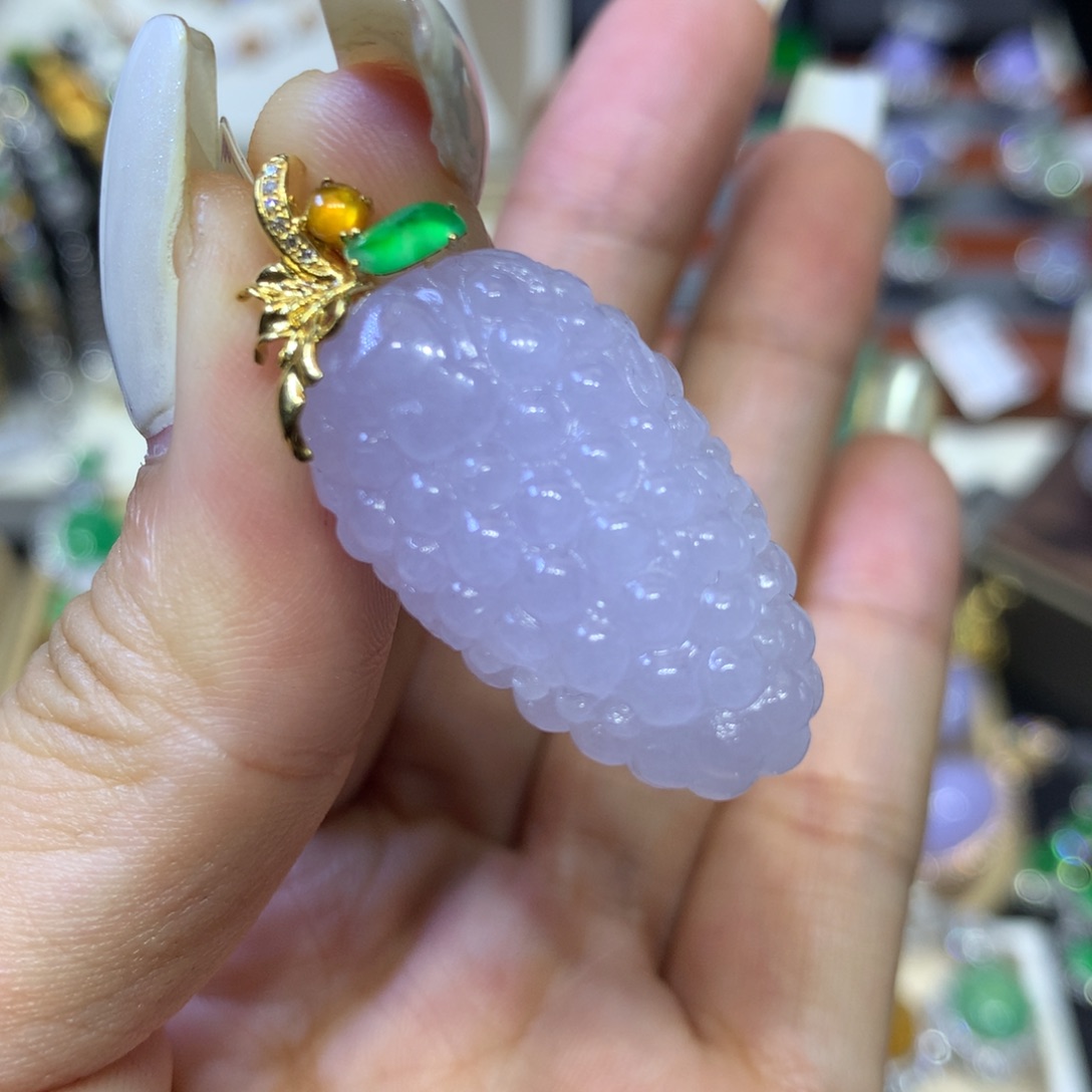 翡翠18K金镶嵌颈饰