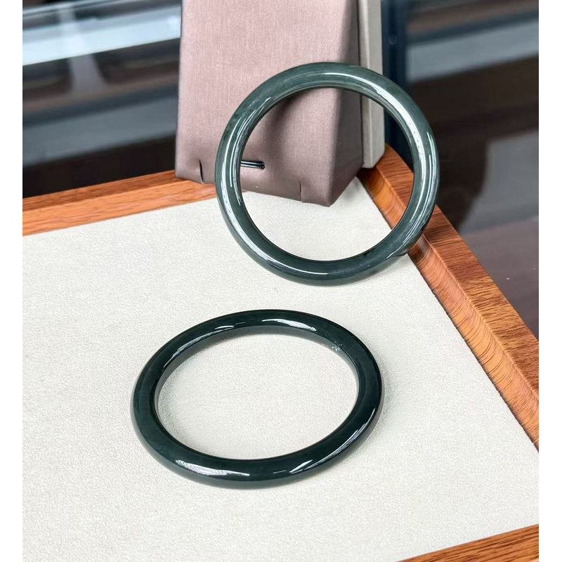 且末蓝美人条·天然和田玉手镯 浓郁一抹靛蓝色 (多样性发其一)