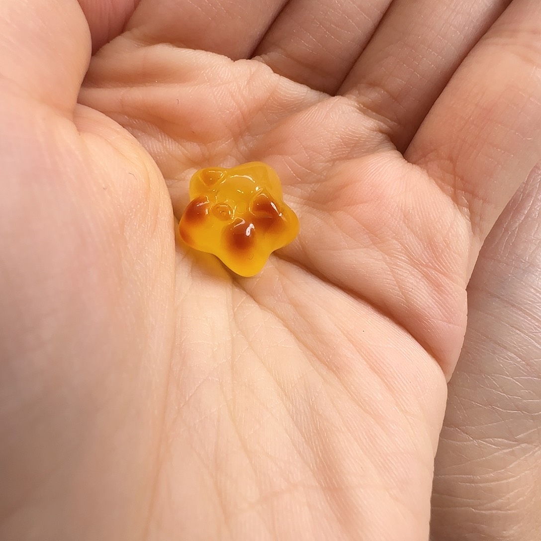 琥珀珠宝奇石未镶嵌一****?