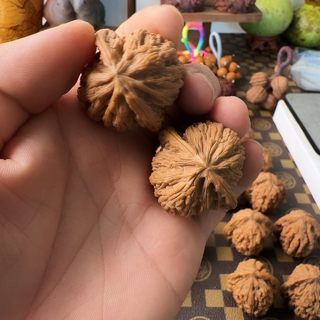 N***h文玩核桃把件密纹