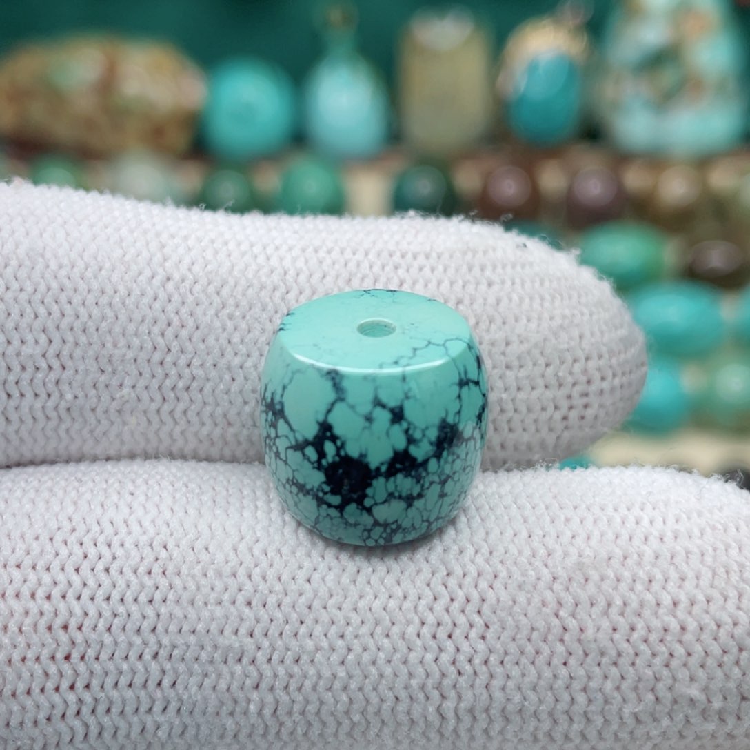 未镶嵌绿松石颈饰