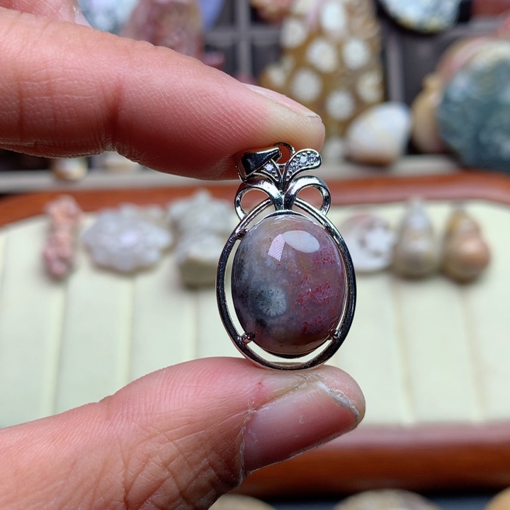 硅化珊瑚（珊瑚玉）颈饰未镶嵌