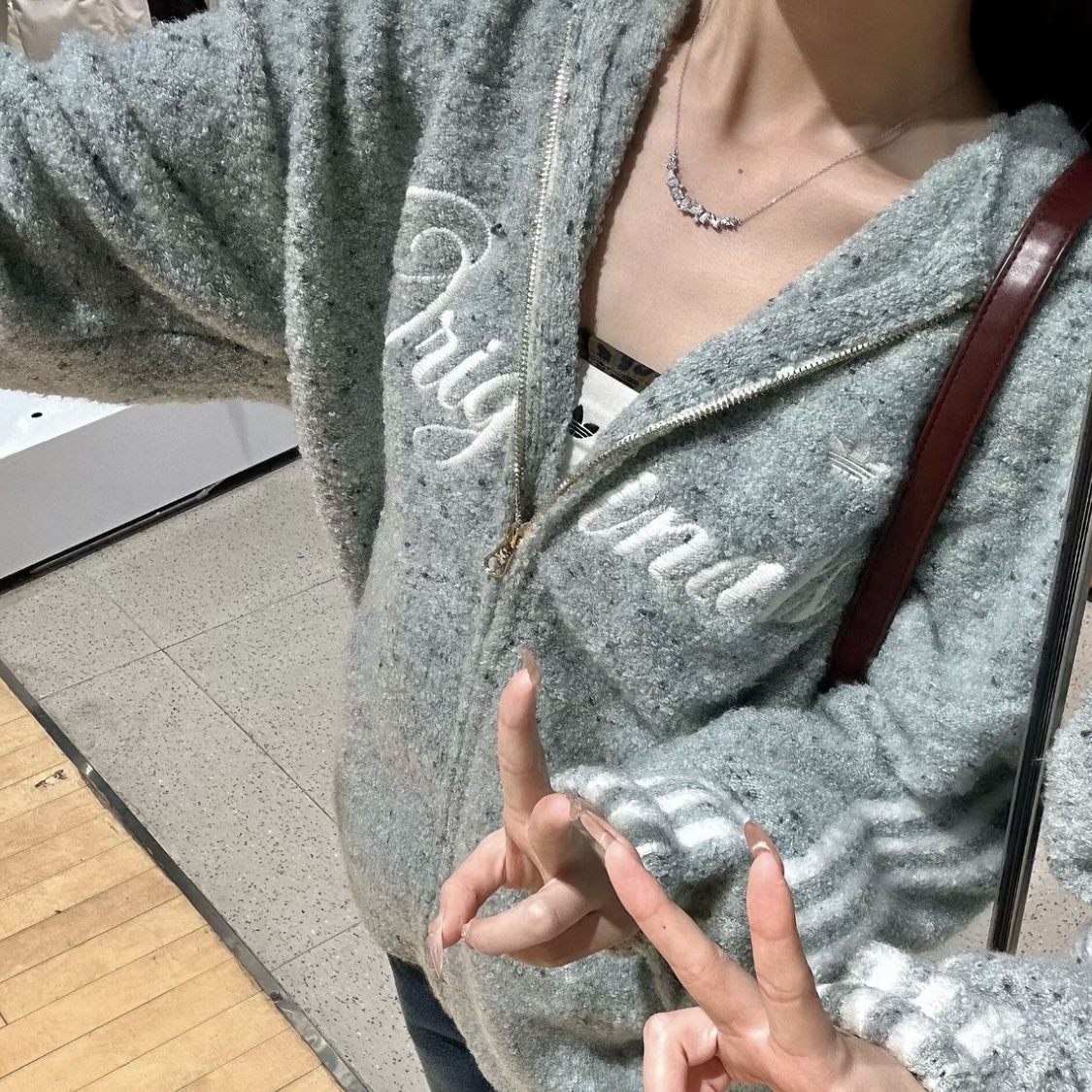 adidas/阿迪达斯三叶草中性新年款针织绒面连帽夹克外套KT0717