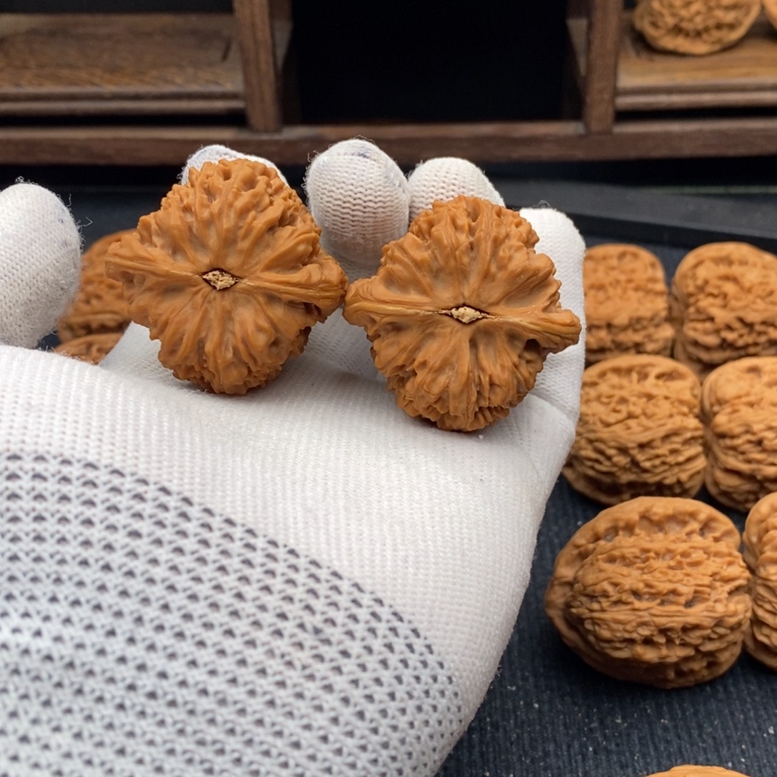 你***？文玩核桃吊坠编号123