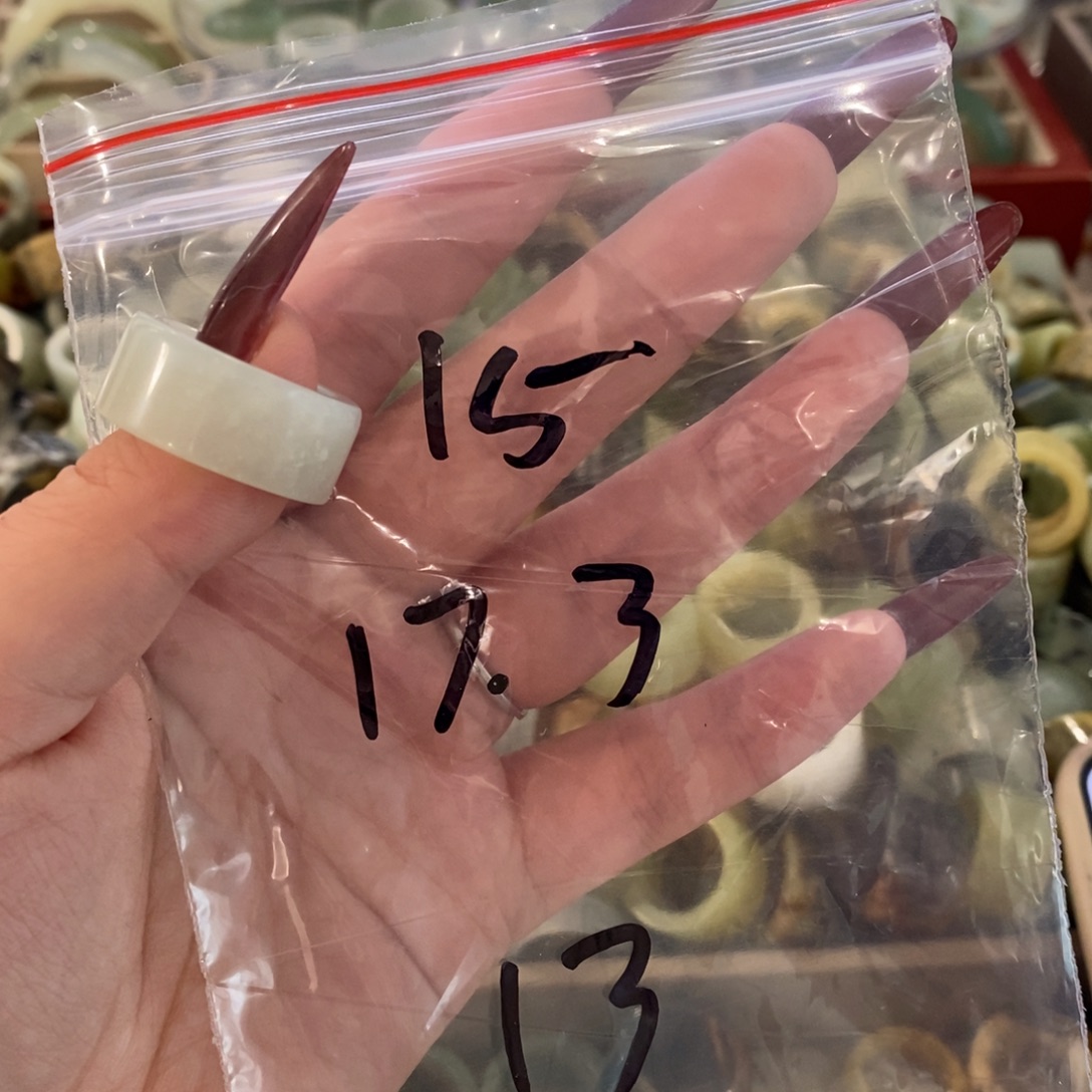 蛇纹石玉未镶嵌戒指