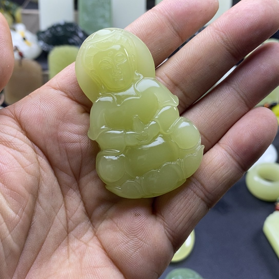 和田玉未镶嵌颈饰