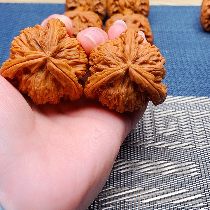 末***。吊坠文玩核桃三棱