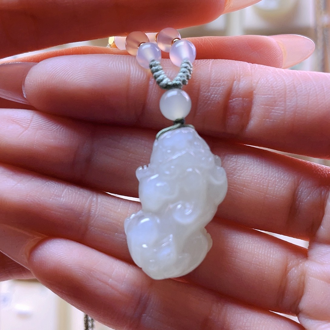 和田玉吊坠(赠链)未镶嵌辣*