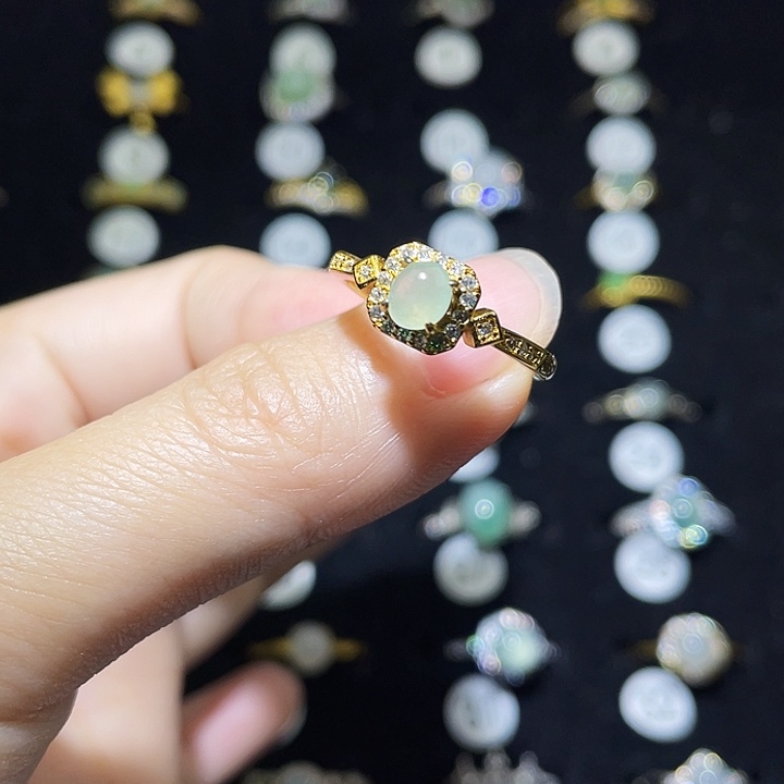 翡翠未镶嵌戒指戒指