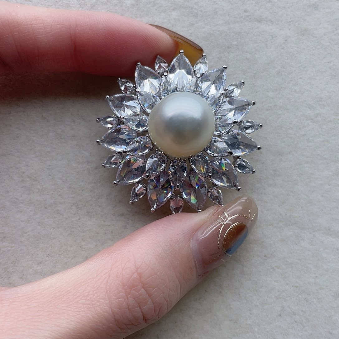 未镶嵌海水珍珠胸针13