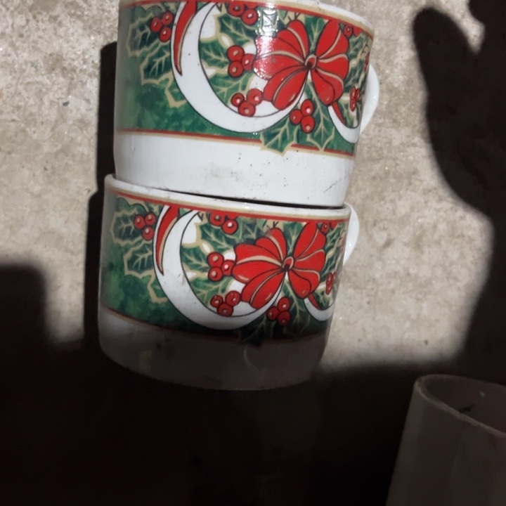 会***眼老货盘子碗啥都有