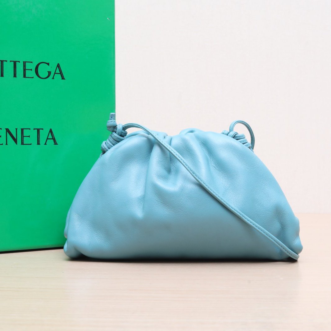 99新 BOTTEGA VENETA/葆蝶家 小花柳Pouch 云朵包 Mini 22 蓝色